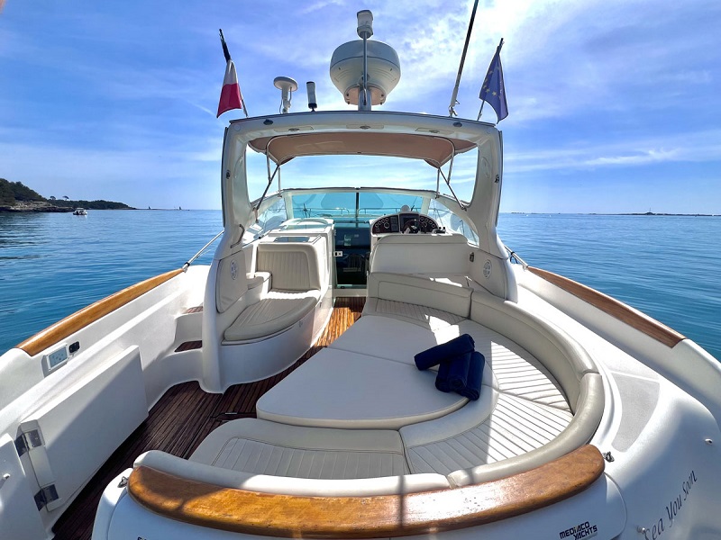Jeanneau Prestige 34 - Belles Rives Boats