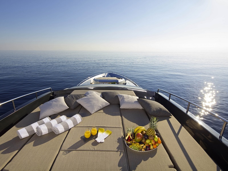 Pershing 90