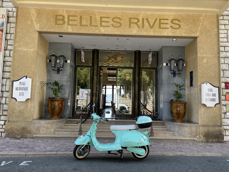 La Dolce Vita…but Green! With our Electric Scooters!